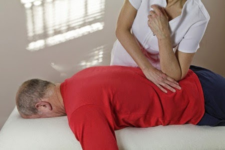 A man getting anma massage
